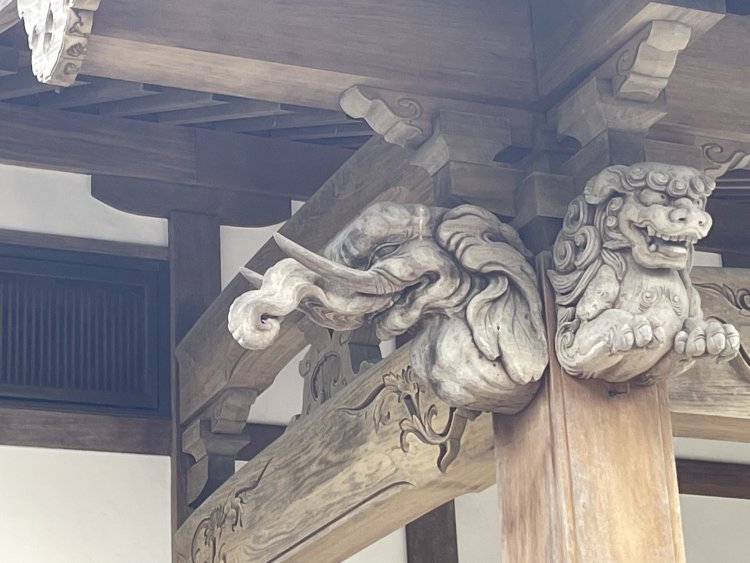 福岡県「寂静寺」の象。