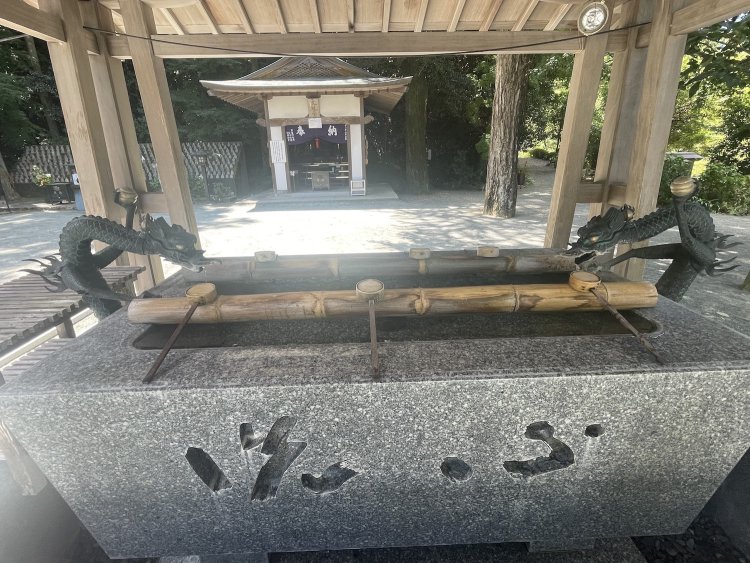 福岡県「鎮国寺」など、水のあるところに龍あり。