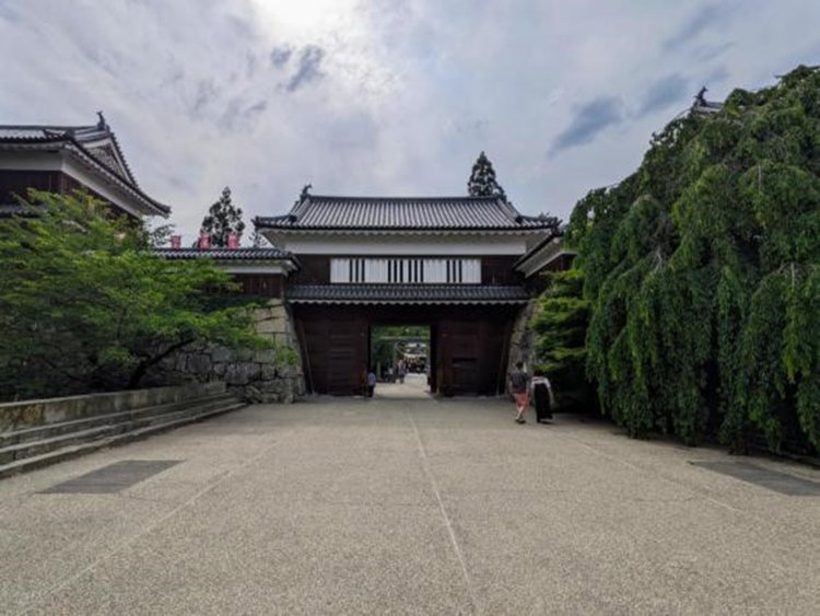 上田城跡公園の入り口。
