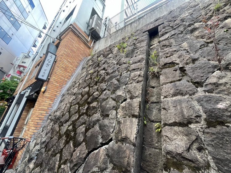 ん？水抜き穴どれだ？ 