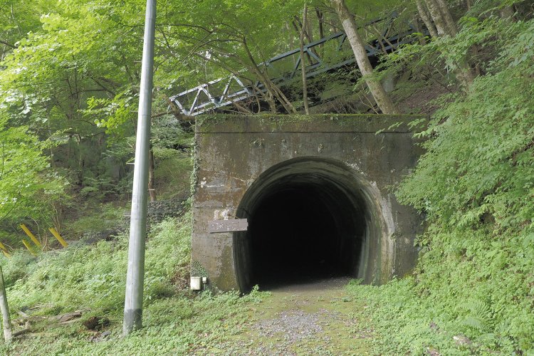 西井戸トンネルは楽しむフォトトンネルとなっている。2024年8月16日撮影。