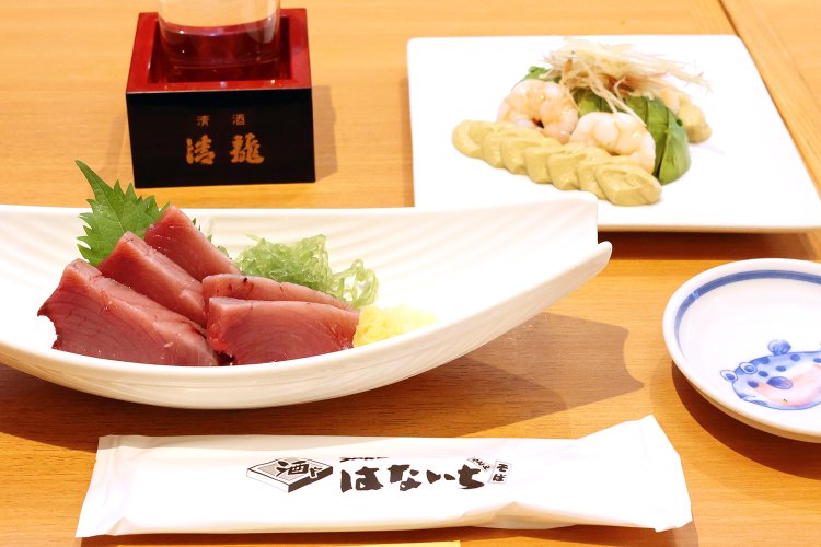 ぜいたくな食材を安価に提供する料理長こだわりのオリジナルメニューが充実。