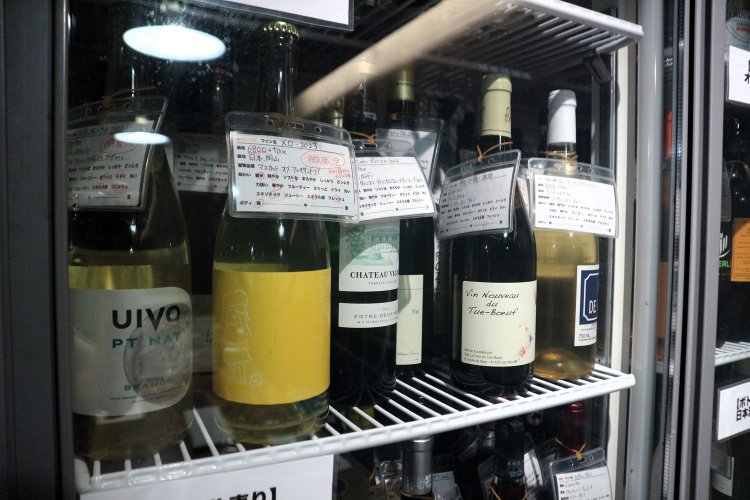 ボトルについたカードには、丁寧にワインの説明が書かれている。