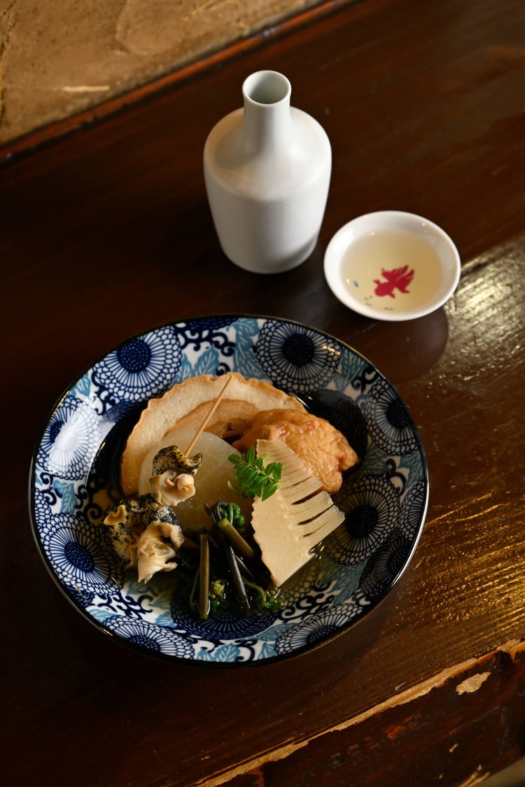 貝の種が入り、旨味深まる旬菜入りおでん1500円。