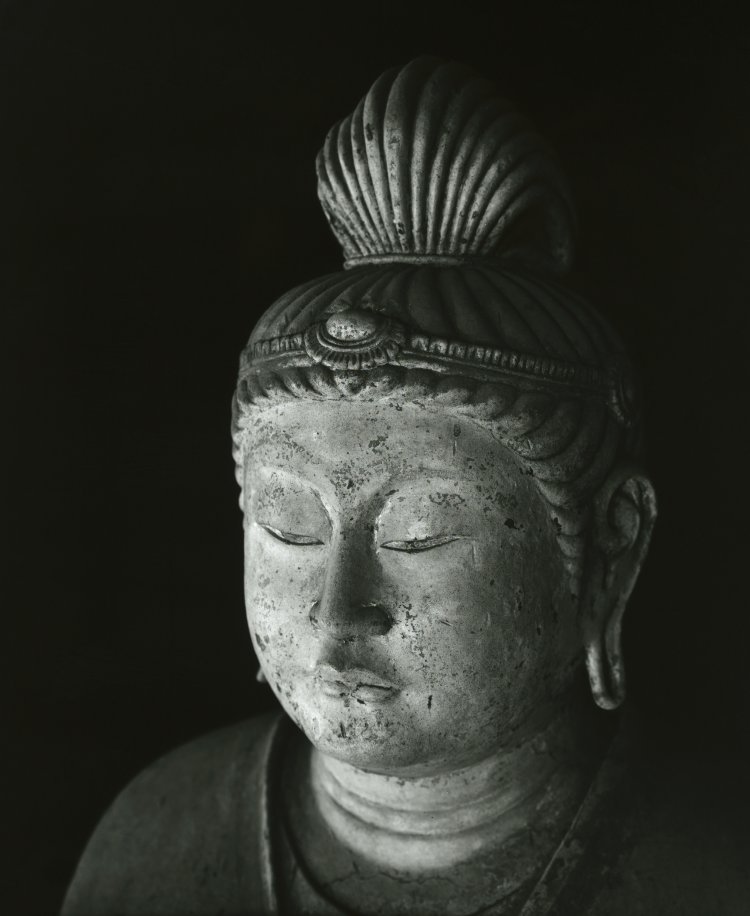 小川晴暘『東大寺法華堂 伝月光菩薩像』 飛鳥園蔵 (C)Askaen.inc。