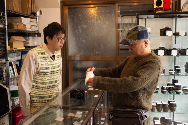 小説の会話劇の小気味よさが生かされた「レンズ」。ほっこり温かい気持ちになる。（C）ENBUゼミナール