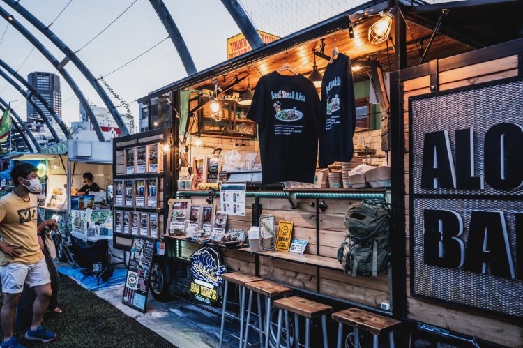 ハワイアンロコフードのブースも見逃せない。