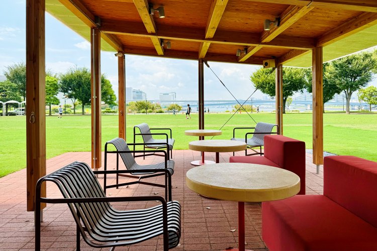 テラス席は全40席。