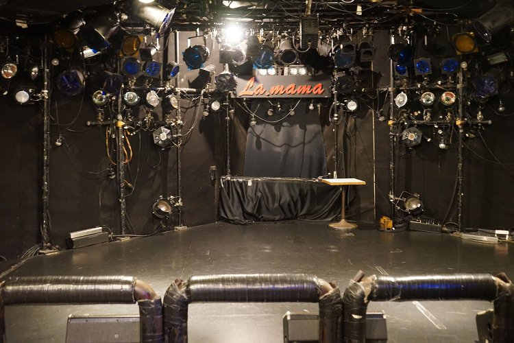 数多くの有名アーティストが立ったステージ。東京で音楽をする者にとって憧れの場所のひとつ。