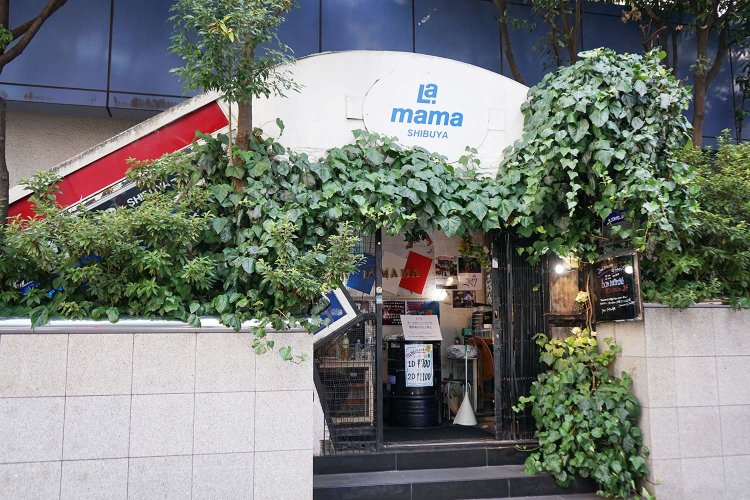 『La.mama』は昼に訪れても美しいハコ。平日の明るい時間に行く場所としても周知されつつある。