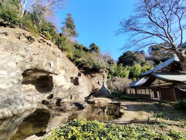 禅の思想と庭が融合した岩の庭園は国の指定名勝。