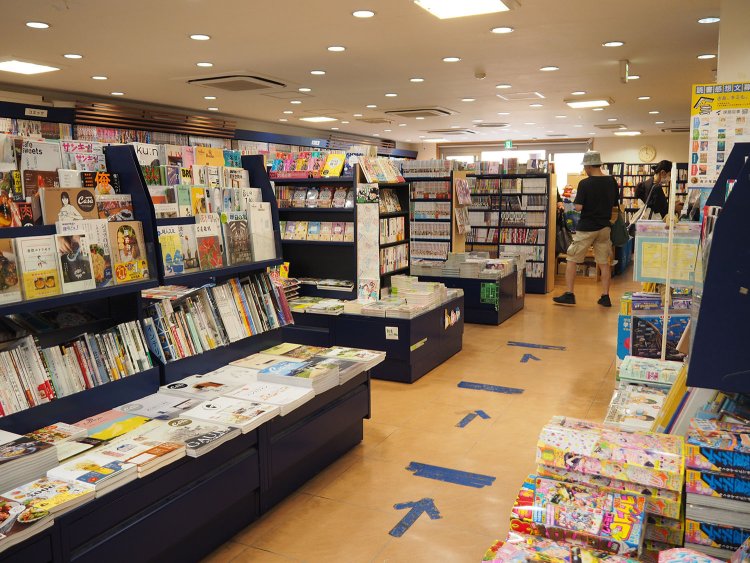 2008年に高架下へ移転してからは駅の南北両方に出入り口があって便利。