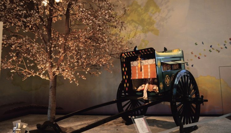 『源氏物語』にも登場する牛車が実物大で復元されている。
