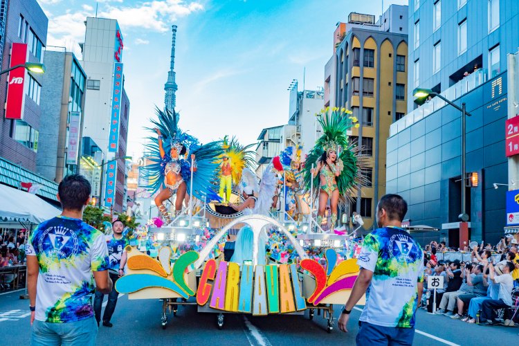 ド派手に装飾されたアレゴリアも見どころのひとつ。