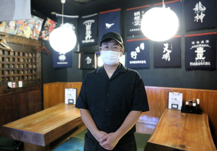 「多摩地域には酒蔵が集中しているんですよ」と話す店主の木下さん。