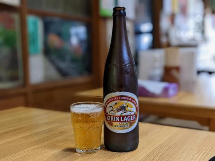店の雰囲気にピッタリの瓶ビール。