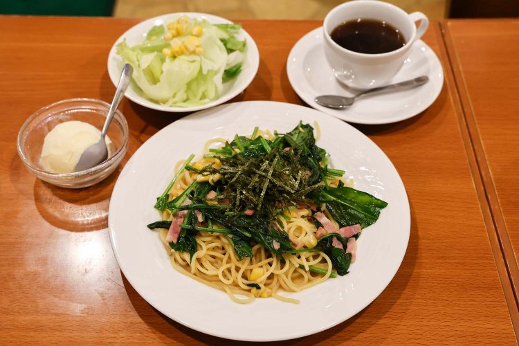 トーストかアイスクリームを選べるパスタランチのBセット1000円。今回はアイスクリーム（バニラ）をチョイス。