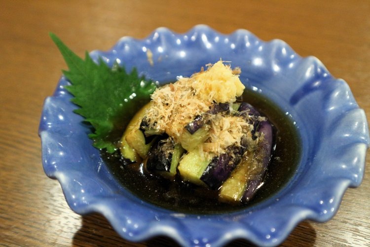 ちょっと一品追加したいときに最適な、ナスの煮びたし400円。