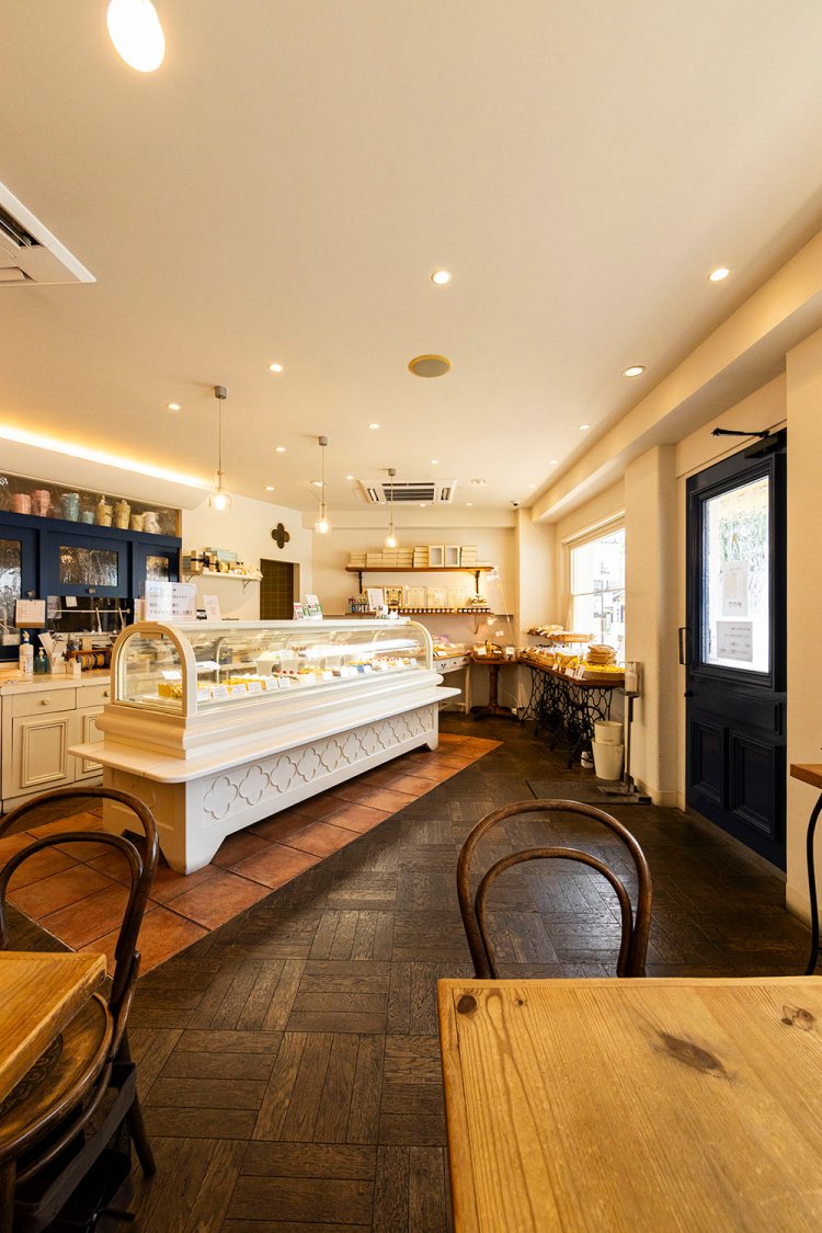 キッシュなどの食事も可。