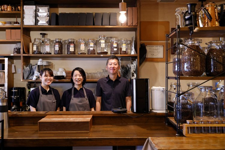 右から代表の山村さん、広木さん、澤登さん。