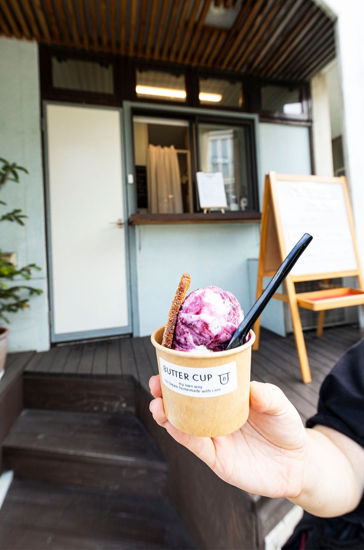 自家製アイスクリーム（ダブル）690円～も販売。季節限定の味も。