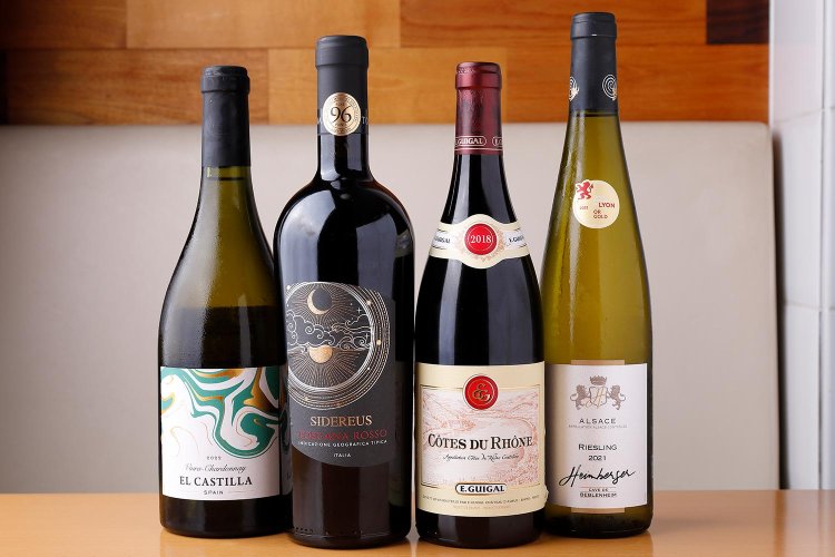 ワインも充実。グラス650円～。