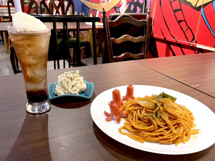 昔ながらのナポリタンだけに、トッピングにはタコさんウインナーがON！