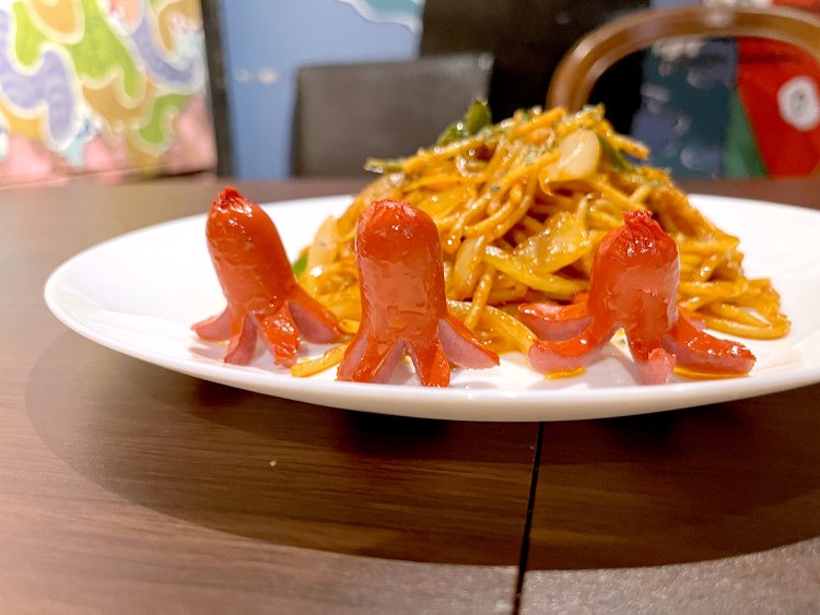 人気のタコさんウインナーは単品メニューもある。