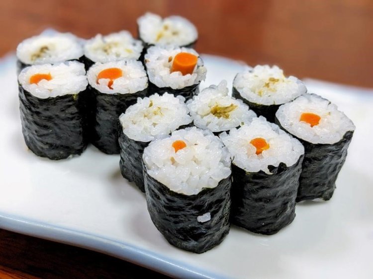 山菜王国長野ならではの巻き寿司。