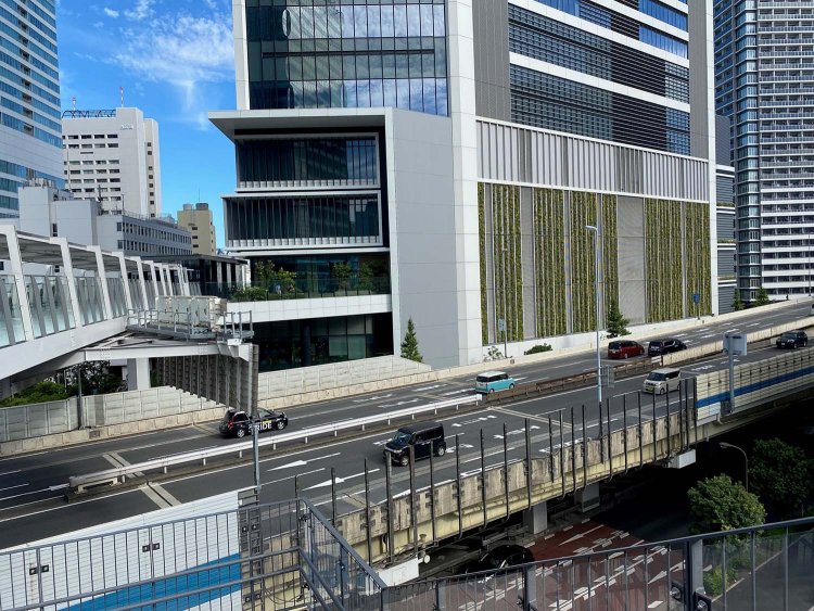 高速道路の上を通過するポイントも。