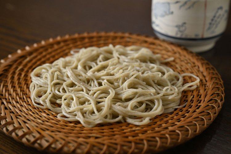 香りと味、のど越しがいい十割そば1100円。