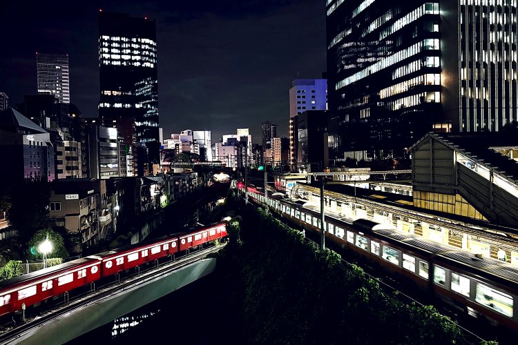 都会の銀河鉄道を探して。編集部員おすすめ夜の御茶ノ水～水道橋～飯田橋～市ケ谷散歩コース