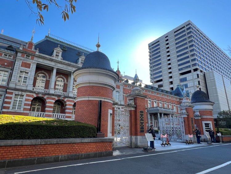 法務省旧本館は戦災で破壊されたが1950年に復旧工事を完了し、建造時の姿に復元されてる。