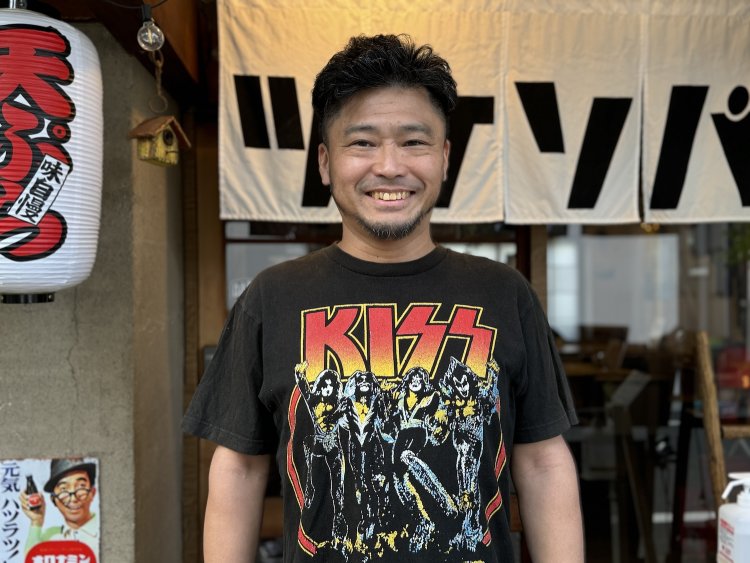 3代目の飯高直樹さん。サーフィン好きでロック好き。