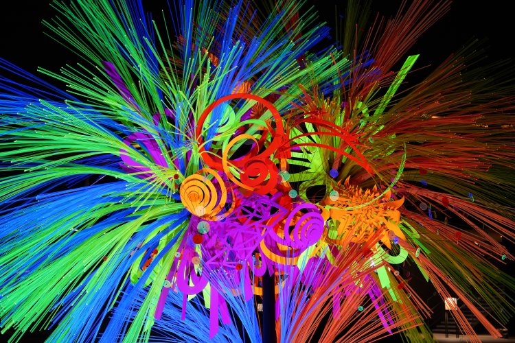 「RANPicks/RANFocus」の長期展示プログラム、ツアイ＆ヨシカワ『豊穣の宝石-Reflection』『六本木ヒルズ』ウエストウォーク2階にて展示。