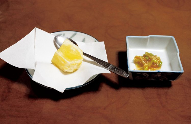 ウェルカムスイーツの代わりに、塩ゆでしたジャガイモとネギ味噌。檜原村のジャガイモは味が濃く甘い。