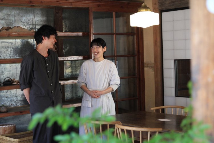 岩田さん（右）と竹部さん。