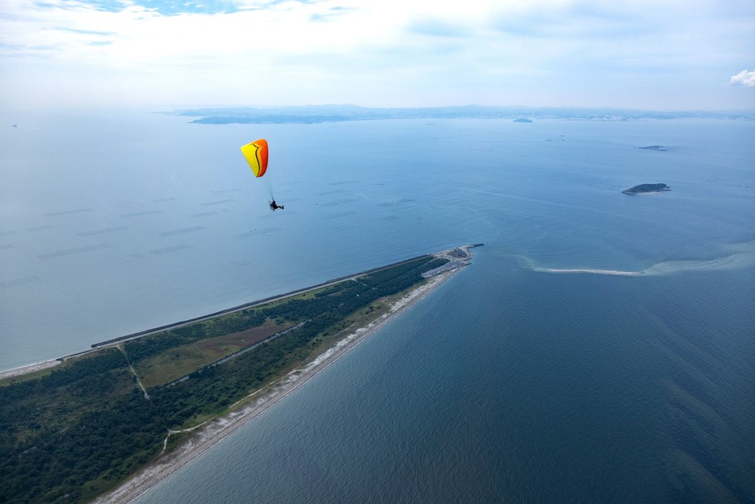 空から見るニッポン。ただいま、千葉県富津岬の上空です！