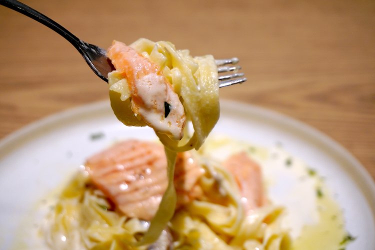 クリームがよくからむモッチモチのタリアテッレ。茹で加減も抜群によし。