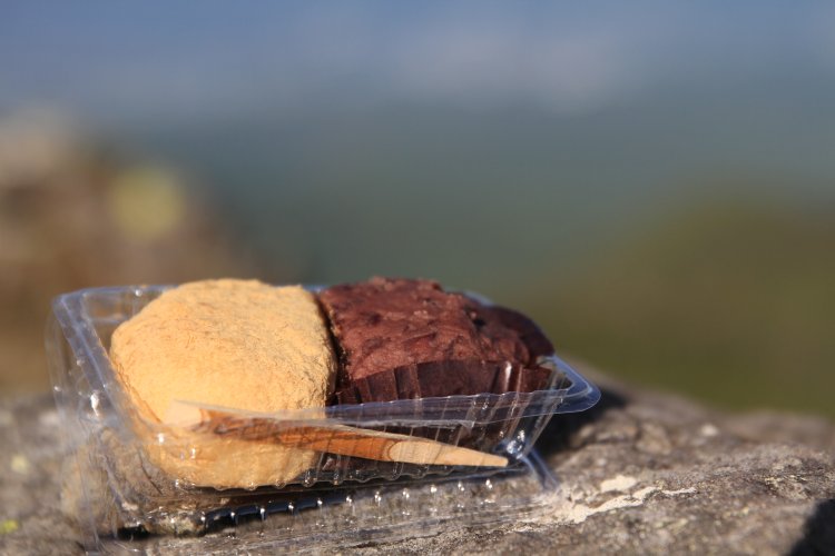 朝食は5時30分～6時だが、早く出る人には前の晩に、おはぎかおにぎりを弁当として用意してくれる。