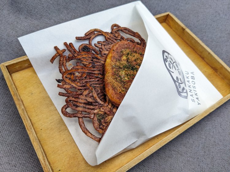 できたては熱々なので、手で持つ時には気をつけて。