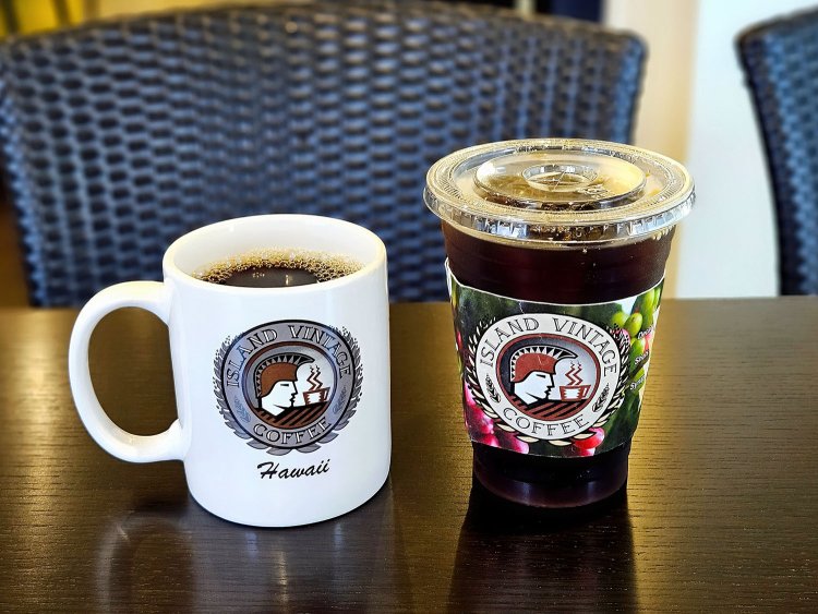 パラダイスブレンド（ホット／アイス）Mサイズ590円、Lサイズ660円。