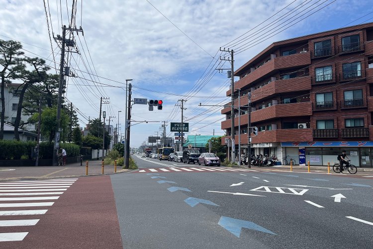 浜見山の交差点。