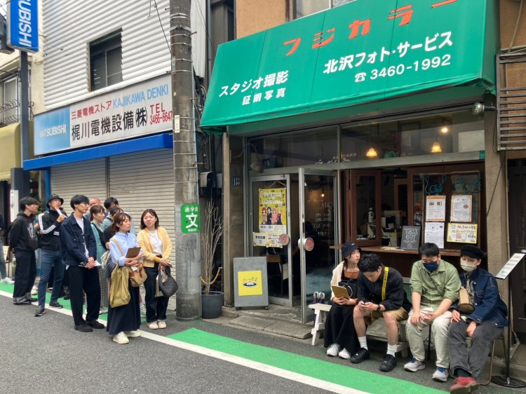 人気店では行列も。2023年の様子。