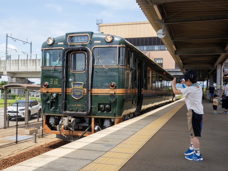車両は1979年に製造されたキハ40形2027を改造。