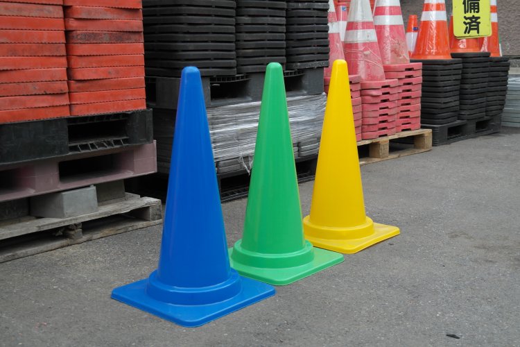 カラフルなコーン。