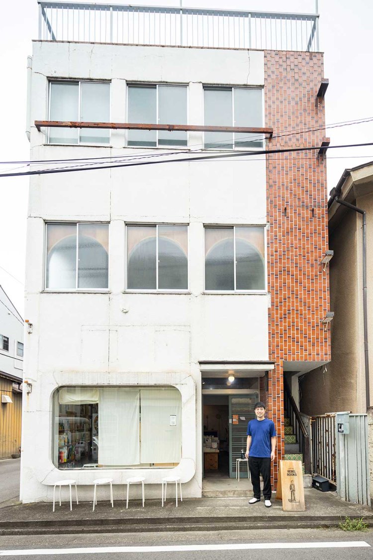 レトロモダンな外観。