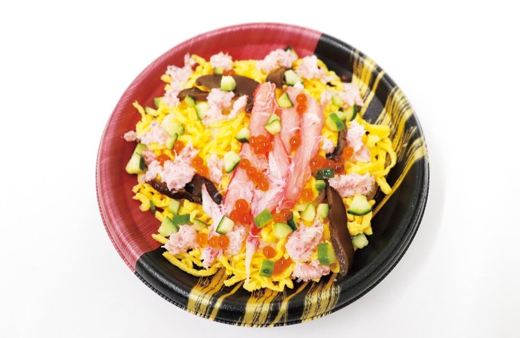 カニたっぷりの彩り豊かな自家製「かにちらし寿司」。