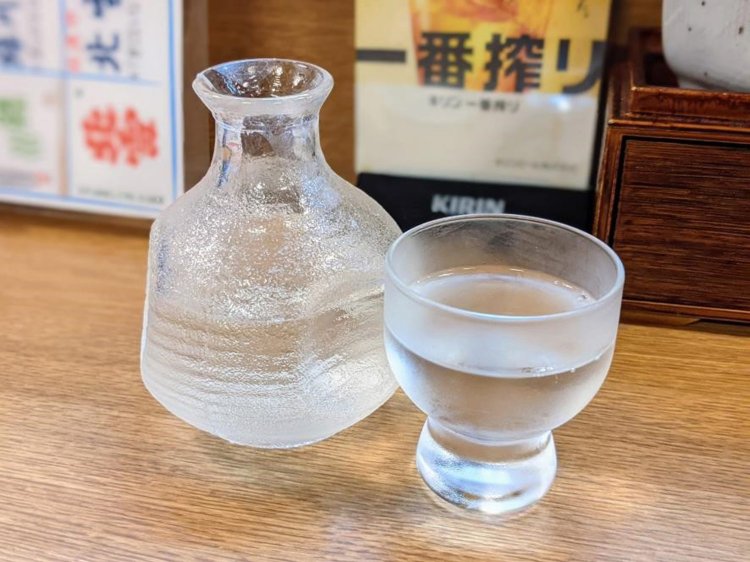 佐渡の銘酒「金鶴」。