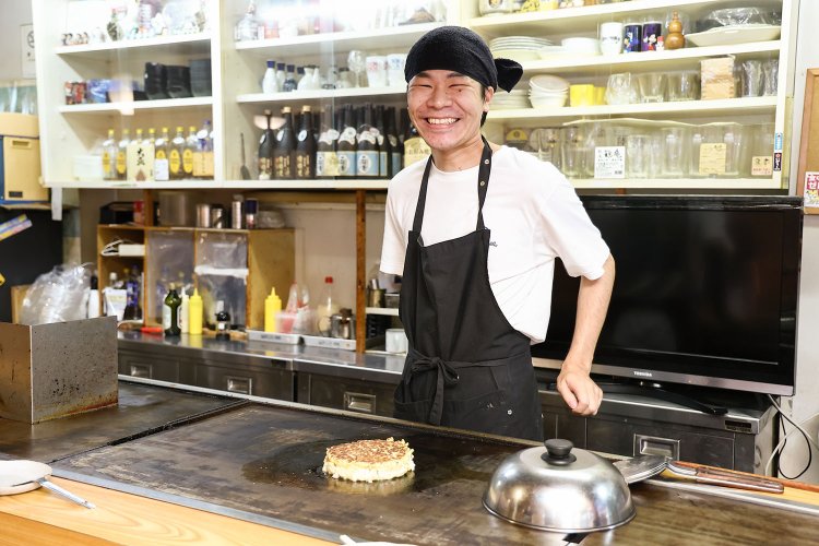 「大好きだった亡き父が開いた、この店の味を守りたい」と話す岡本さん。